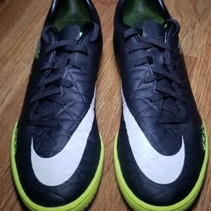 Nike Shoes - NEW Nike Hypervenom Phelon II IC Men's Soccer Shoe Nike Shoes - NEW Nike Hypervenom Phelon II IC Men's Soccer Shoe